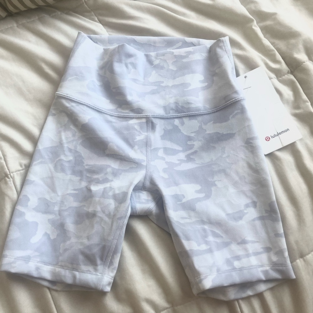 Lululemon White Camo Wunder Under shorts